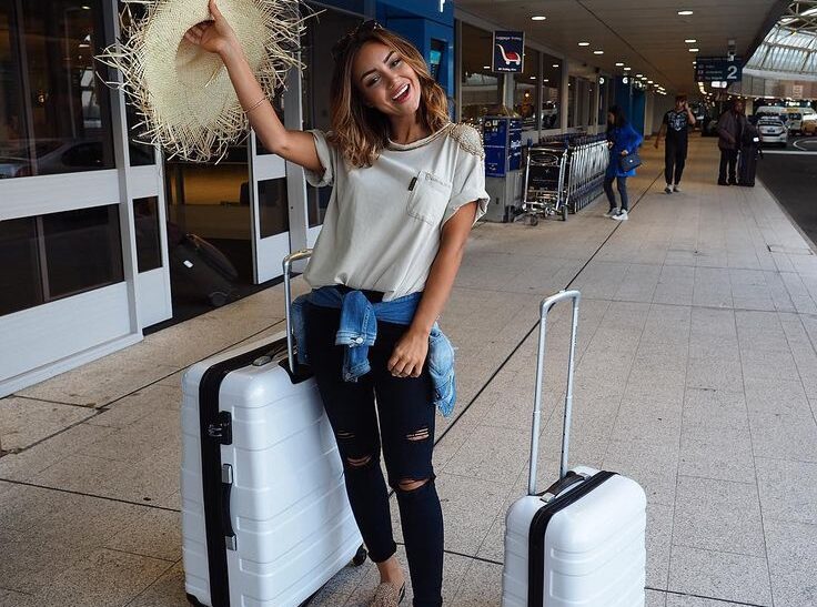 Effortless Long-Haul Flight Outfit Ideas for Stylish Comfort in the Air